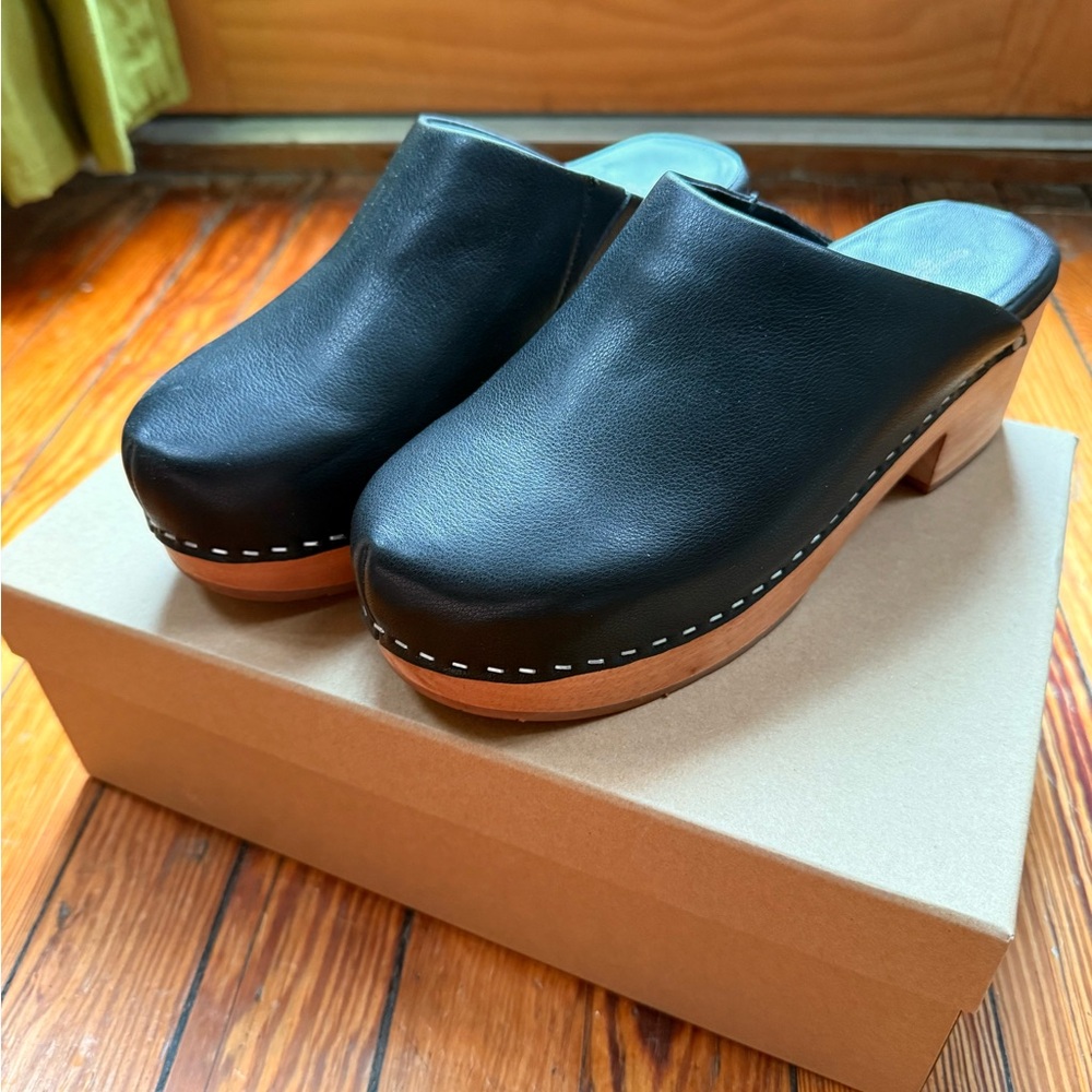 Charlotte Stone Martino Clogs LIKE NEW, Black, Size 8 - Picture 5 of 10